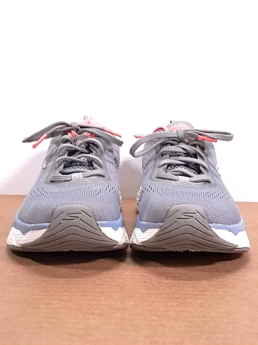 Skechers Max Cushioning Go Run Shoes Women 9.5 Gray Pink Athletic 128551 GYCL